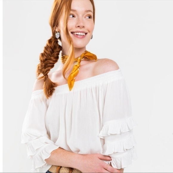 • Francesca’s • Mi Ami Ashtin Off The Shoulder Tiered Blouse - Picture 1 of 12